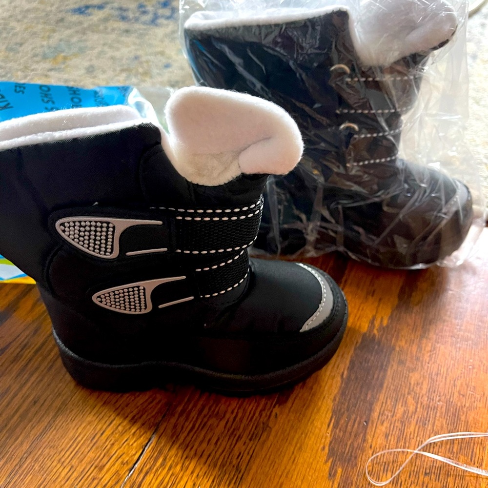 NWT Toddler Snow Boots